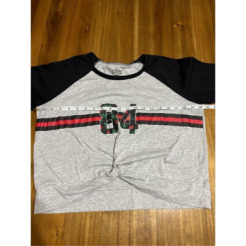 Almost Famous womens Long sleeve knitted front cropped top size XL. - Picture 5 of 6